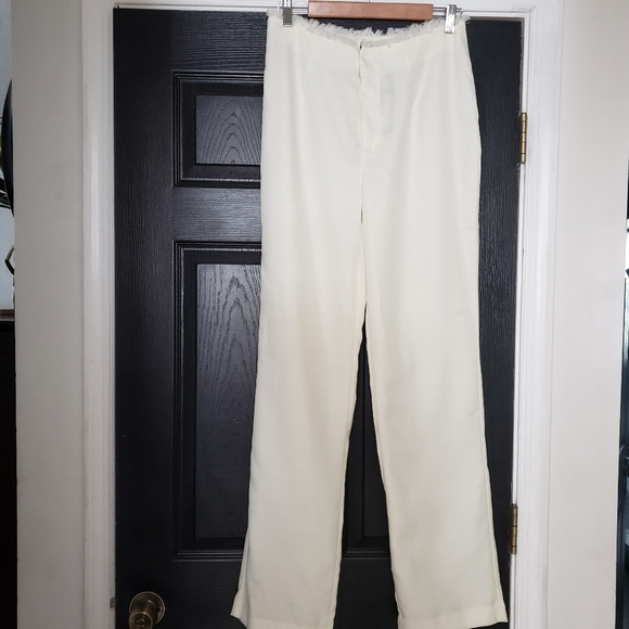 PrettyLittleThing Cream Pants and Asymmetrical Top Sz 6 - Picture 6 of 8